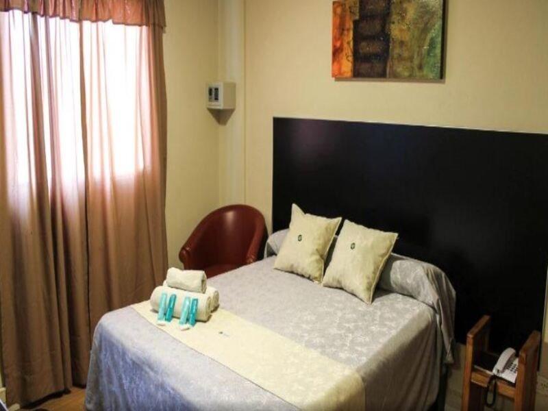 קורדובה Hotel Alto Parana מראה חיצוני תמונה