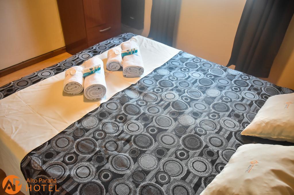 קורדובה Hotel Alto Parana מראה חיצוני תמונה